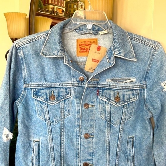 Brand New Levi's Ex-Boyfriend Trucker Jean Jacket Button Up Denim Distressed - Picture 3 of 15